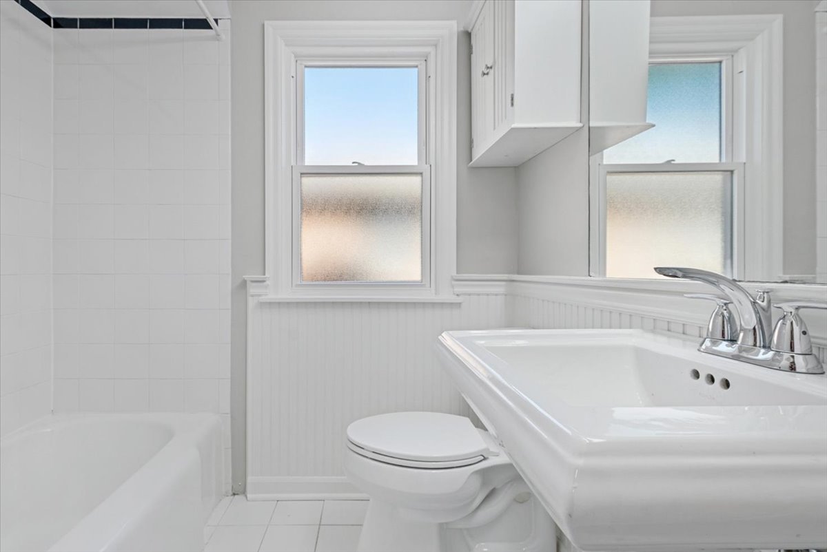 617 S Madison Avenue, La Grange, IL 60525