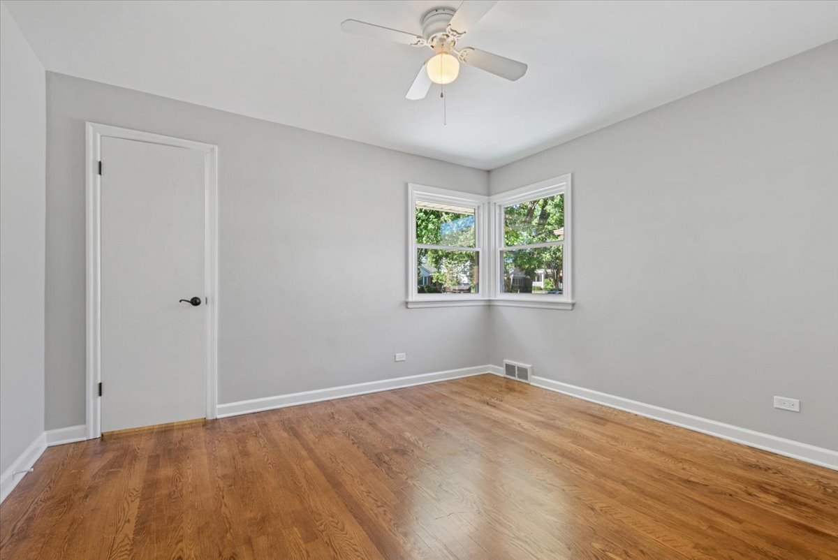 617 S Madison Avenue, La Grange, IL 60525