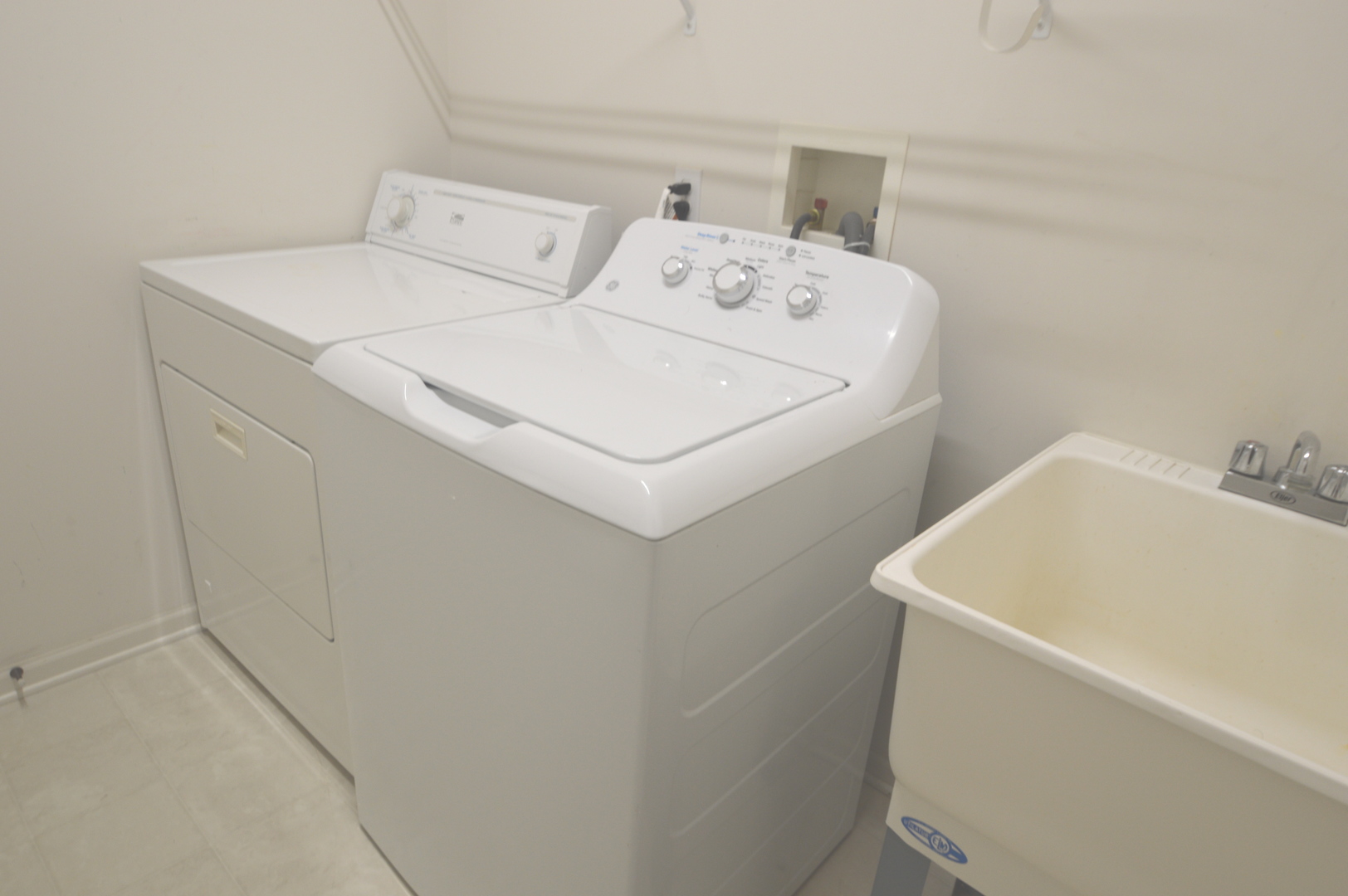 733 S Mecosta Lane, Romeoville, IL 60446