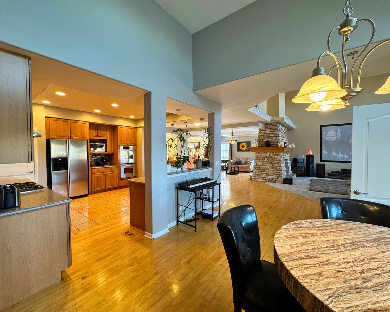 3805 Gladstone Drive, Naperville, IL 60565