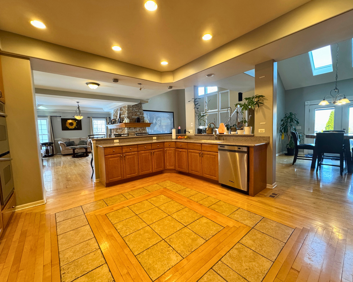 3805 Gladstone Drive, Naperville, IL 60565