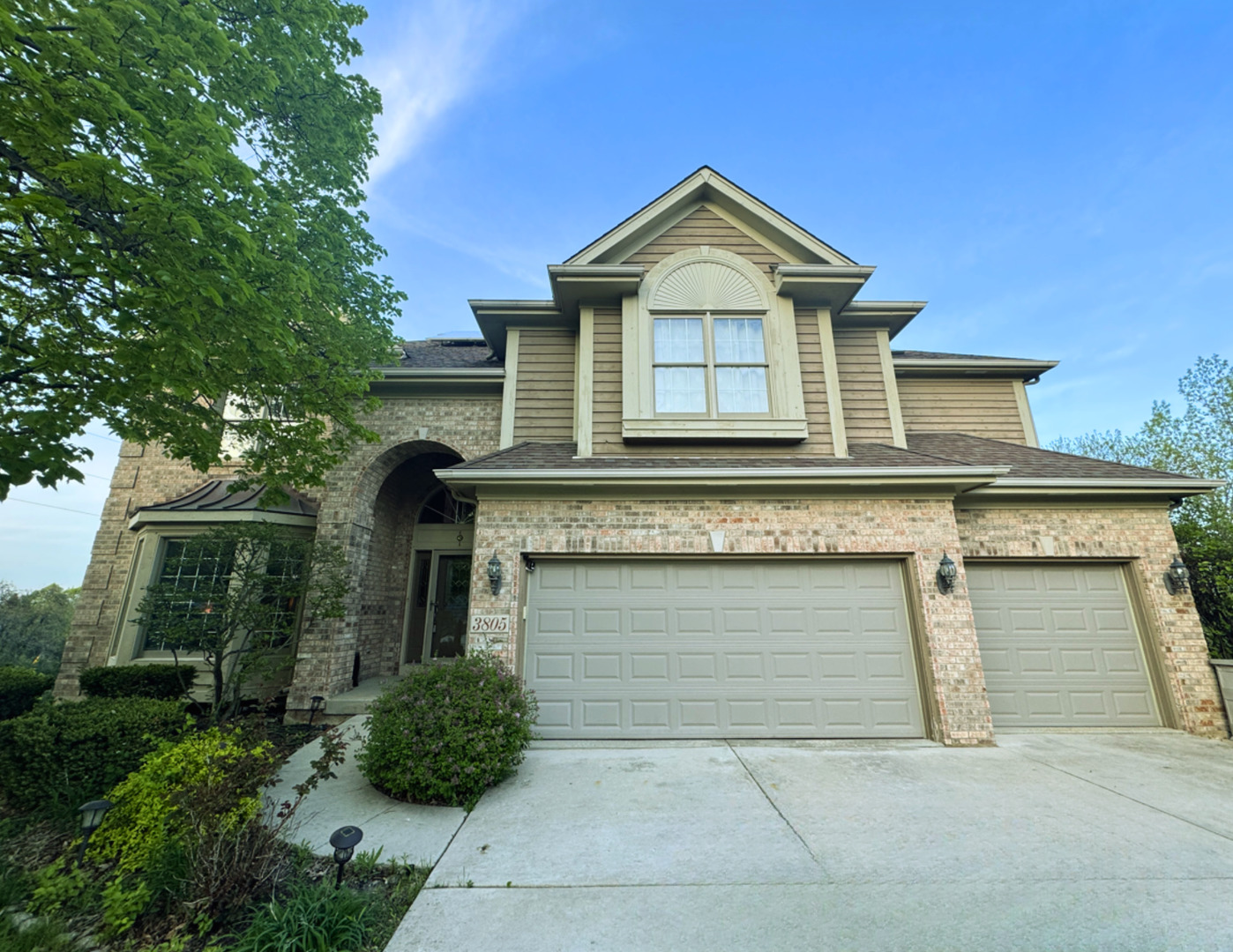 3805 Gladstone Drive, Naperville, IL 60565