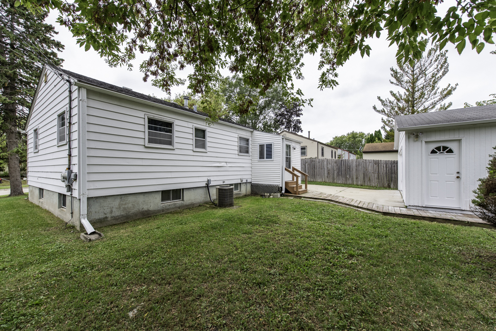 2608 Menominee Road, Waukegan, IL 60087