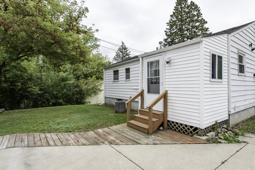 2608 Menominee Road, Waukegan, IL 60087