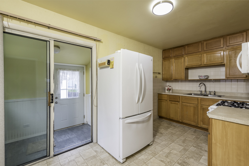 2608 Menominee Road, Waukegan, IL 60087