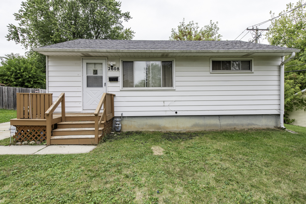 2608 Menominee Road, Waukegan, IL 60087