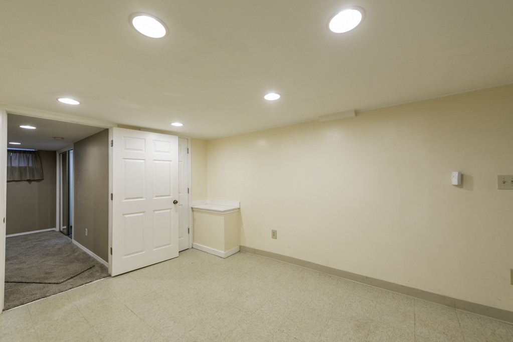 2608 Menominee Road, Waukegan, IL 60087