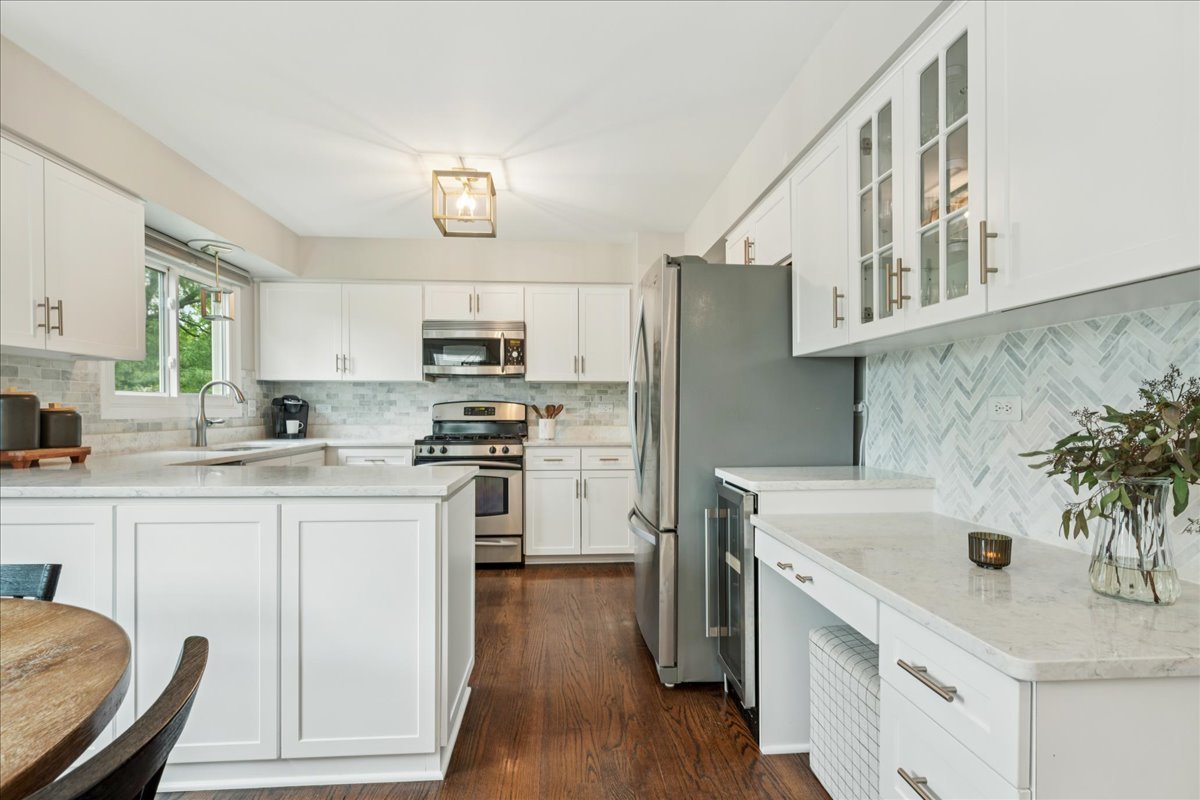 1148 Oxford Lane, Lake Zurich, IL 60047
