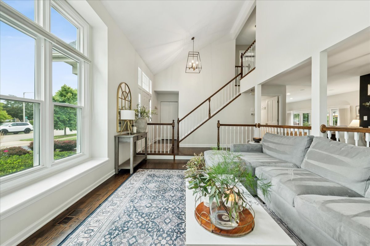 1148 Oxford Lane, Lake Zurich, IL 60047