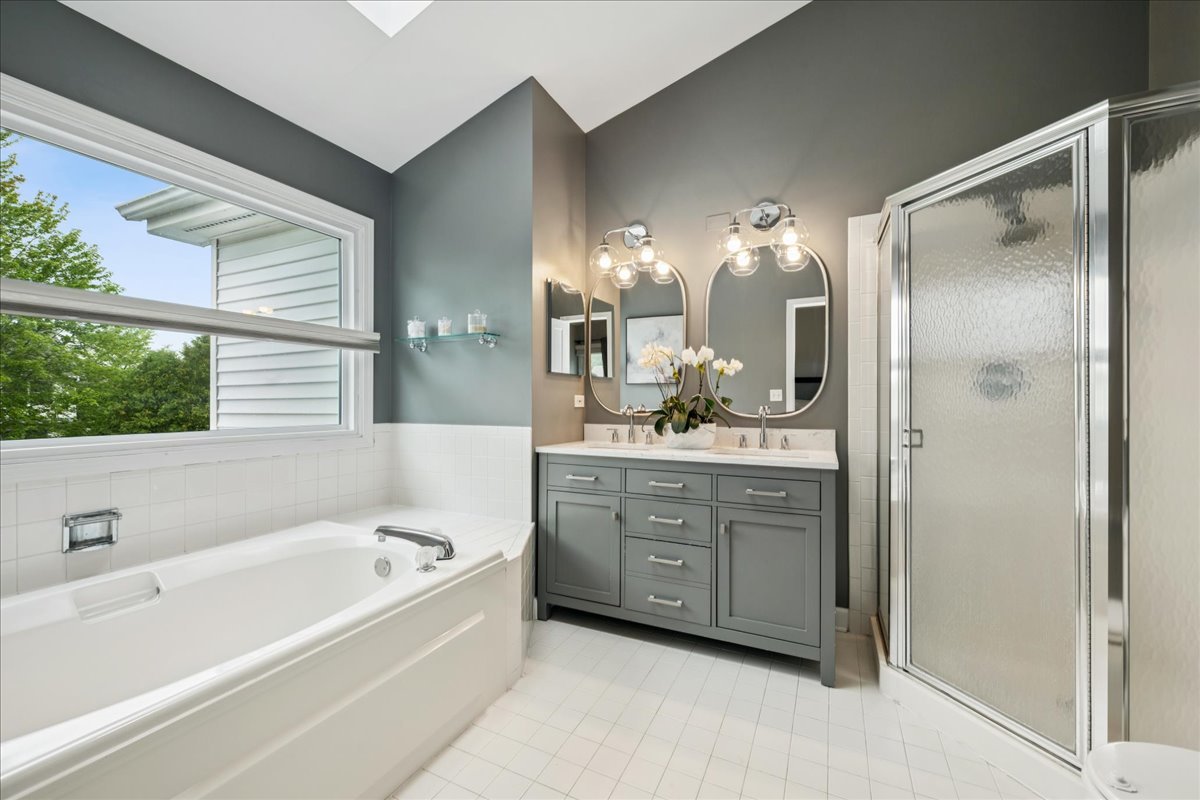 1148 Oxford Lane, Lake Zurich, IL 60047