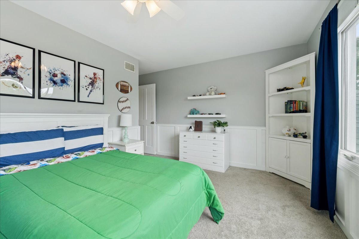1148 Oxford Lane, Lake Zurich, IL 60047
