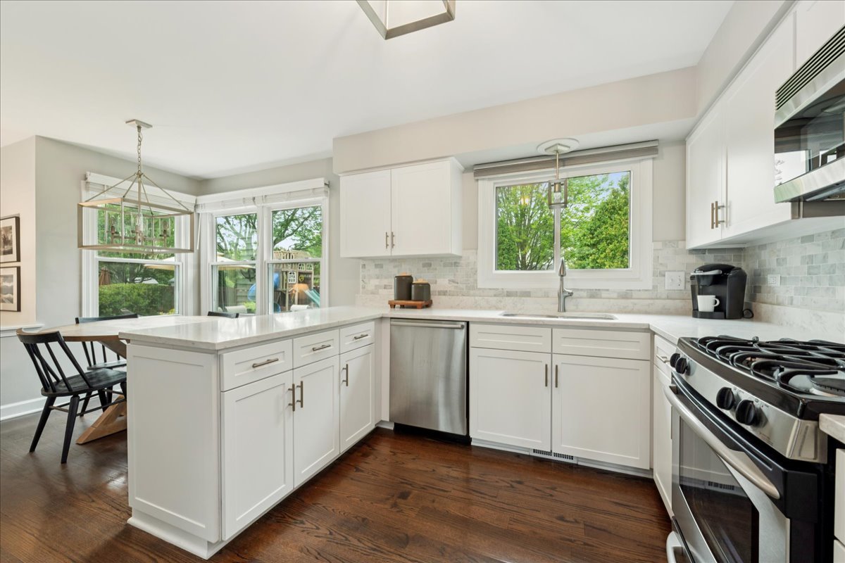 1148 Oxford Lane, Lake Zurich, IL 60047