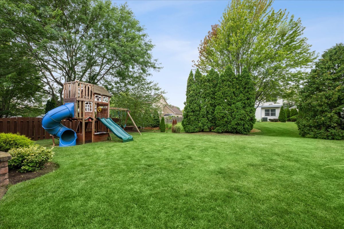 1148 Oxford Lane, Lake Zurich, IL 60047