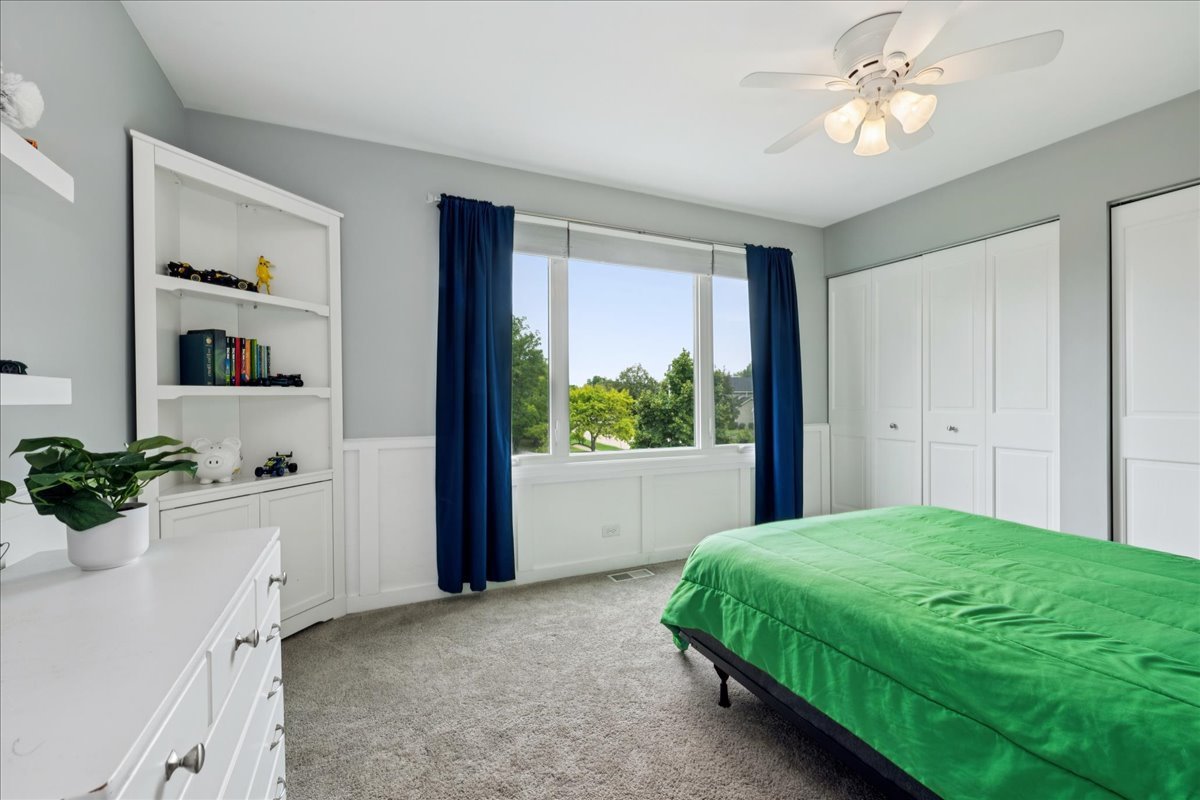 1148 Oxford Lane, Lake Zurich, IL 60047
