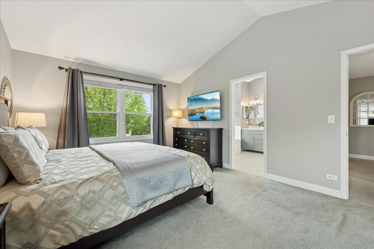 1148 Oxford Lane, Lake Zurich, IL 60047