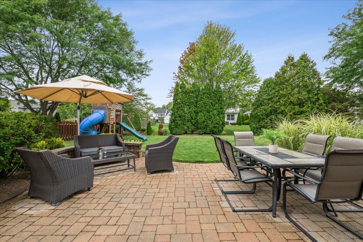 1148 Oxford Lane, Lake Zurich, IL 60047