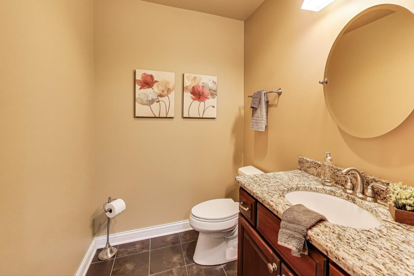 1518 N Patton Avenue, Arlington Heights, IL 60004