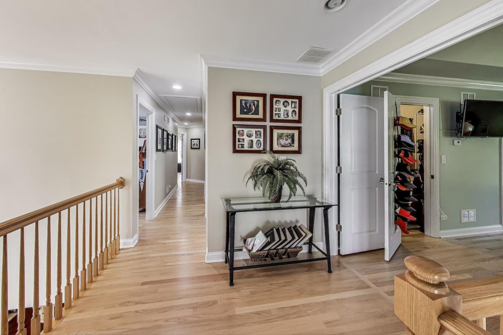 1518 N Patton Avenue, Arlington Heights, IL 60004