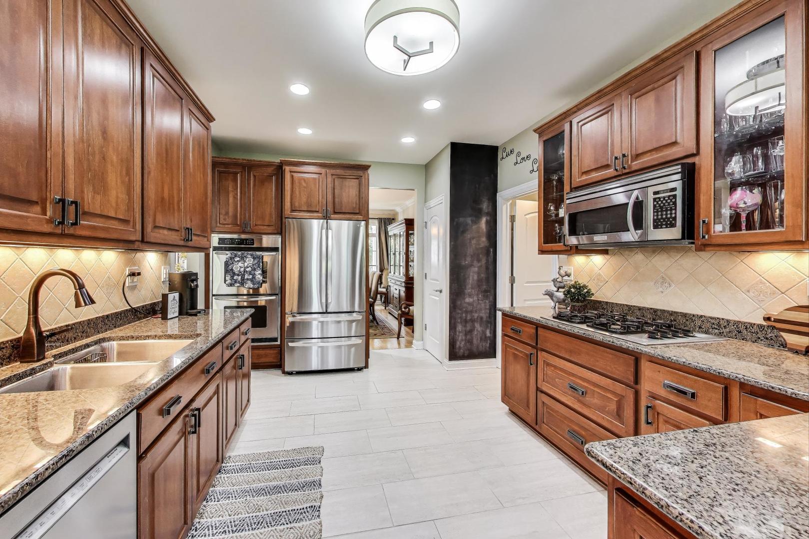 1518 N Patton Avenue, Arlington Heights, IL 60004