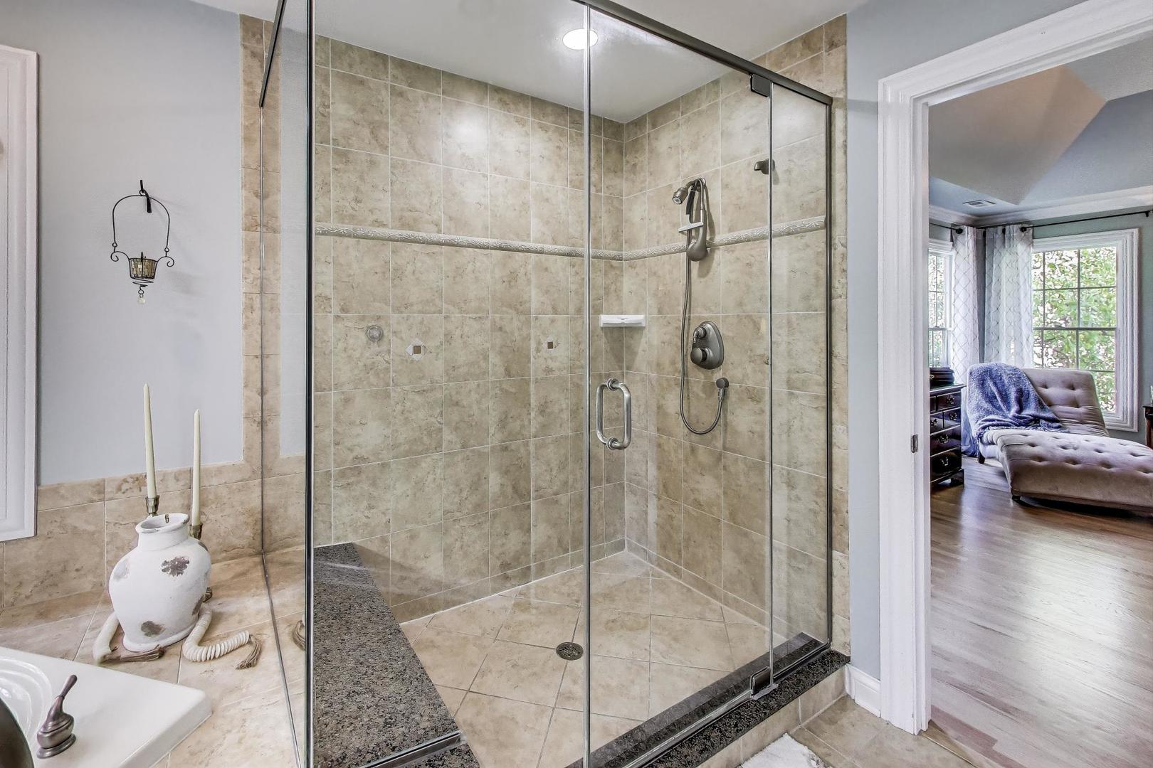 1518 N Patton Avenue, Arlington Heights, IL 60004