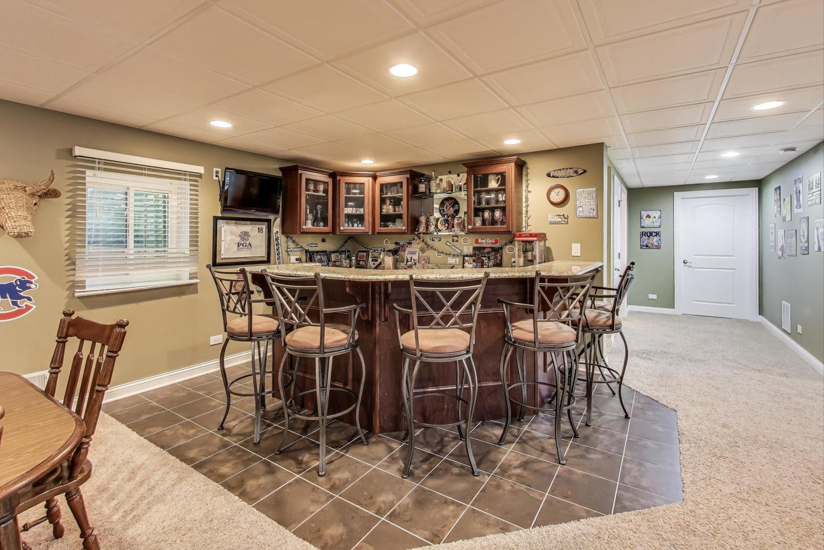 1518 N Patton Avenue, Arlington Heights, IL 60004