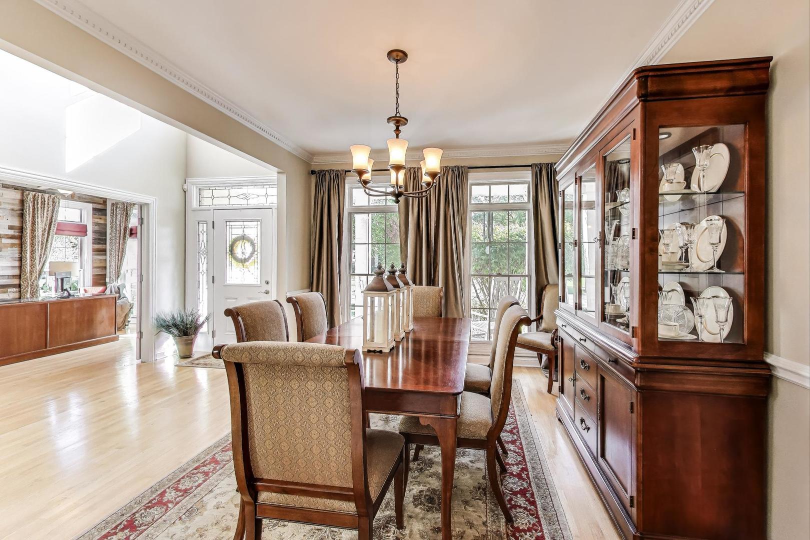 1518 N Patton Avenue, Arlington Heights, IL 60004