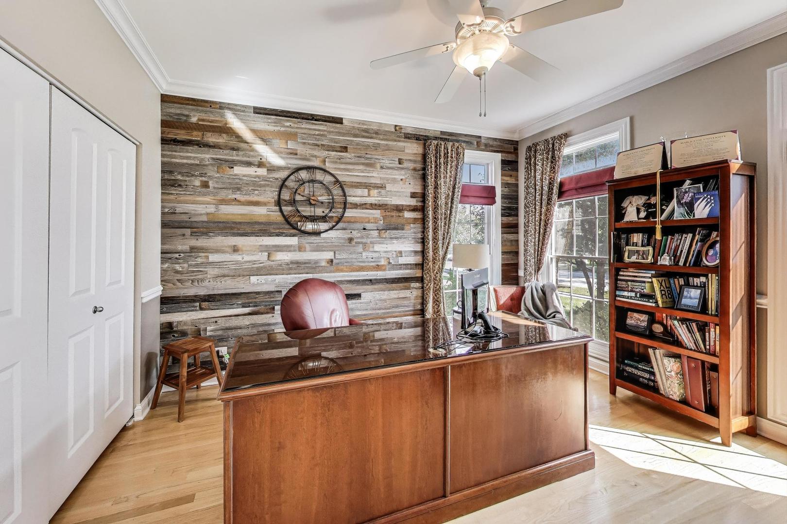 1518 N Patton Avenue, Arlington Heights, IL 60004