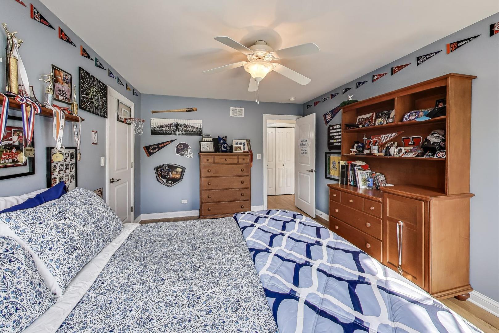 1518 N Patton Avenue, Arlington Heights, IL 60004