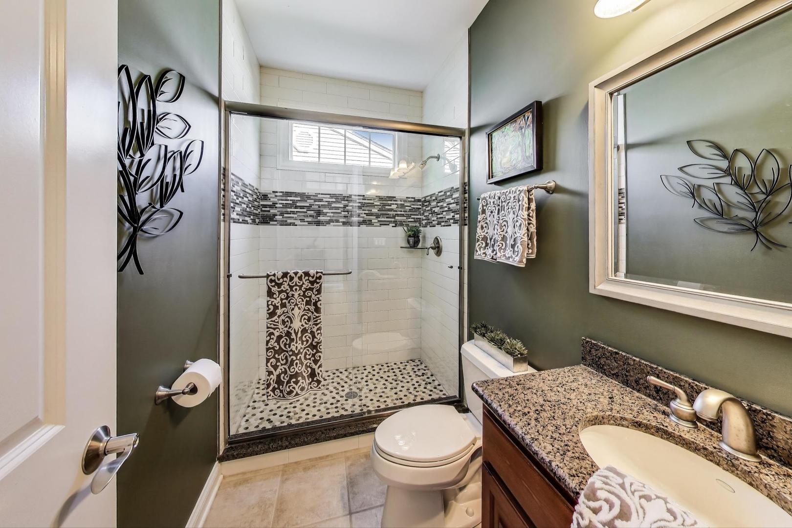 1518 N Patton Avenue, Arlington Heights, IL 60004