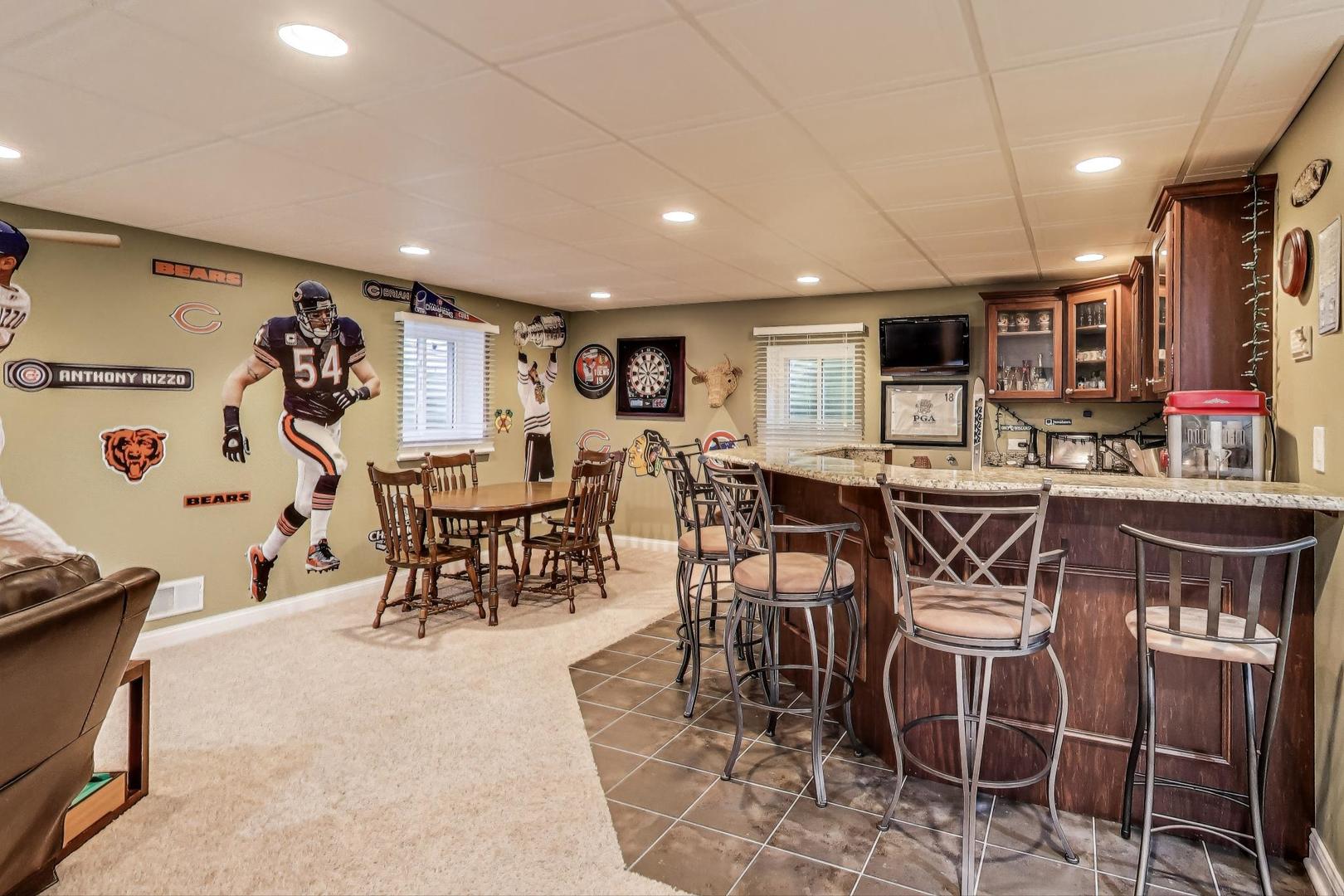 1518 N Patton Avenue, Arlington Heights, IL 60004