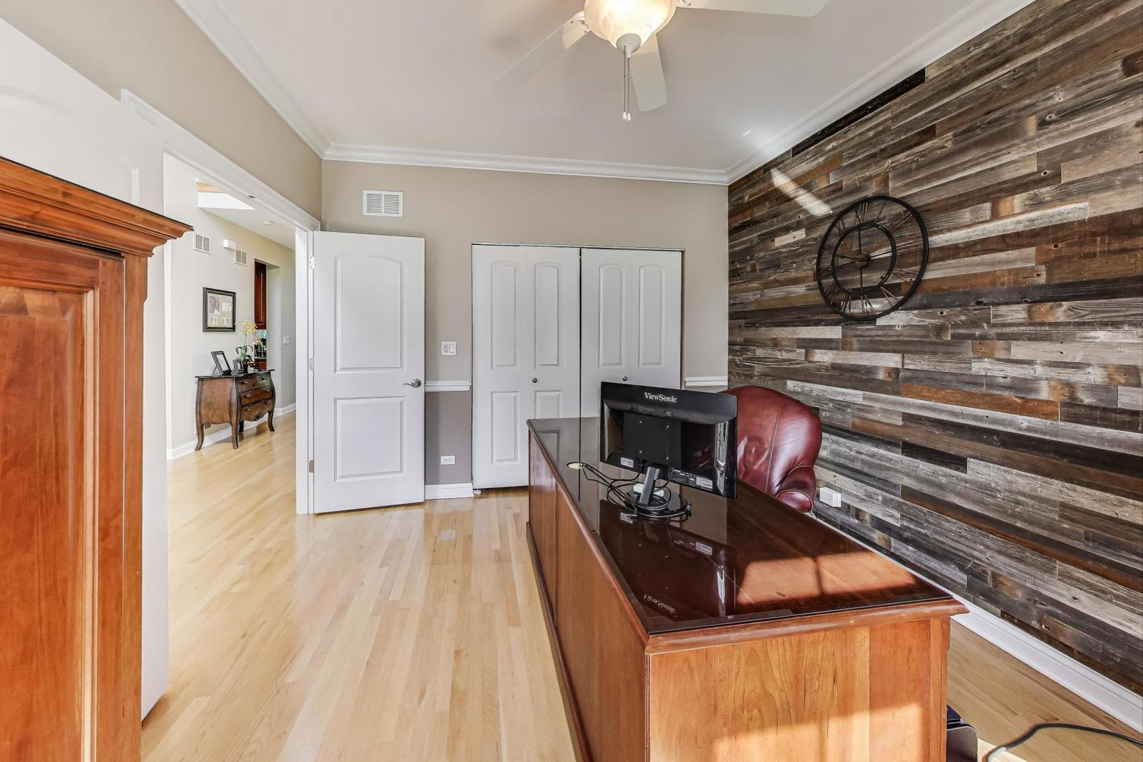 1518 N Patton Avenue, Arlington Heights, IL 60004