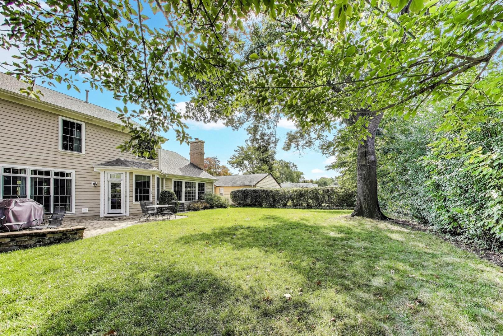 1518 N Patton Avenue, Arlington Heights, IL 60004