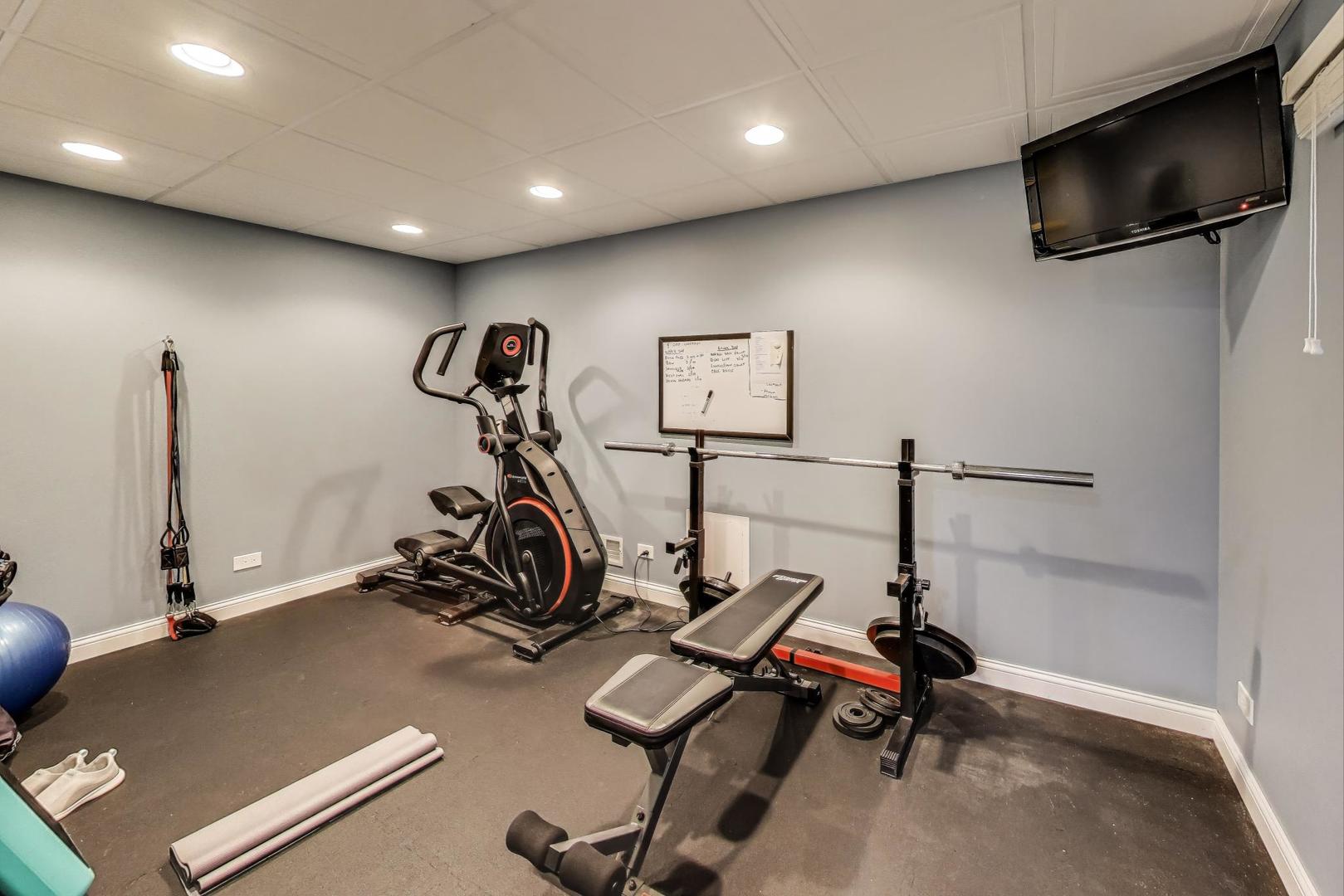 1518 N Patton Avenue, Arlington Heights, IL 60004