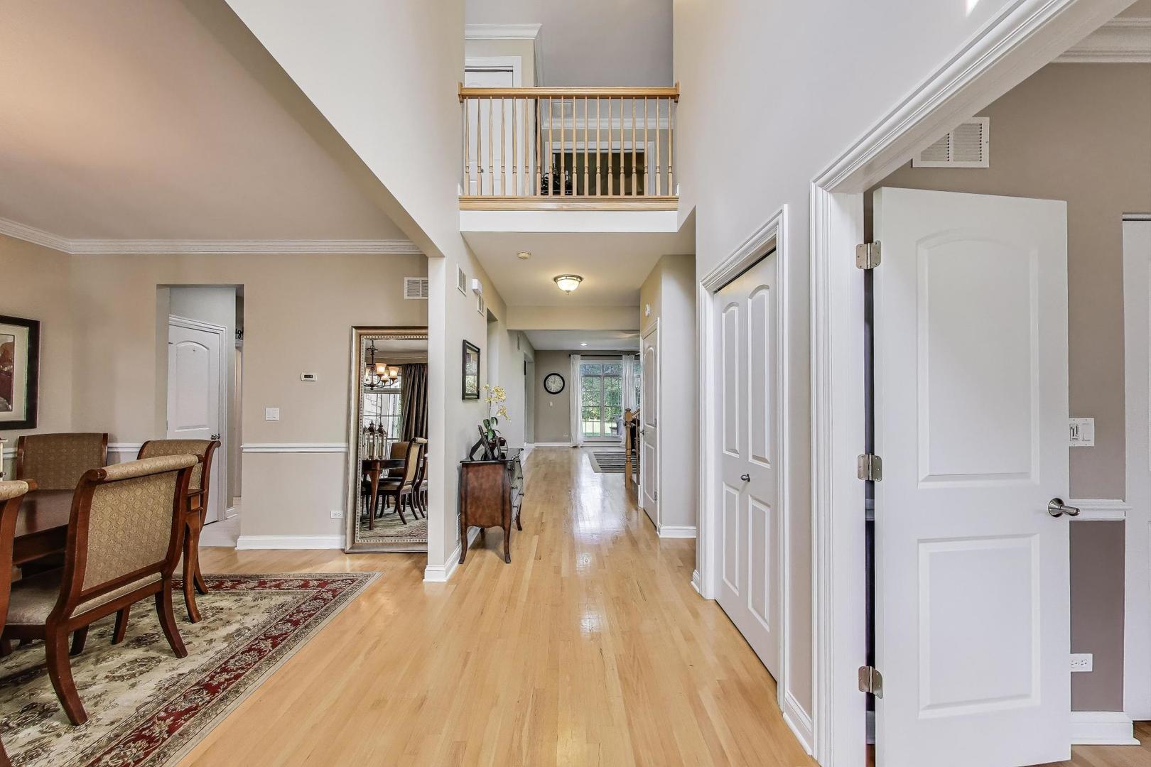 1518 N Patton Avenue, Arlington Heights, IL 60004