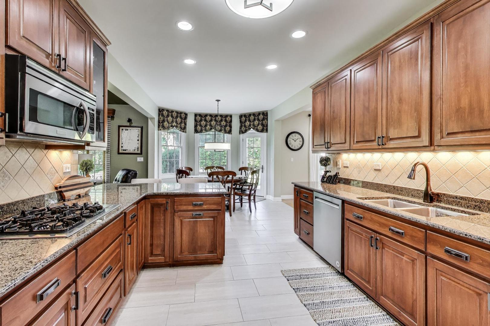 1518 N Patton Avenue, Arlington Heights, IL 60004