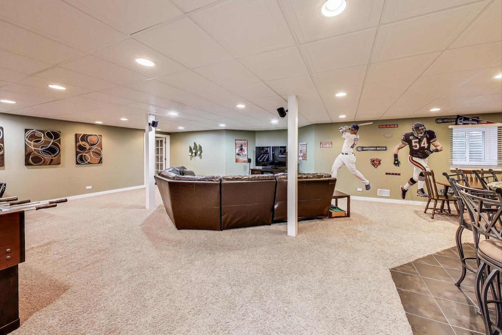 1518 N Patton Avenue, Arlington Heights, IL 60004