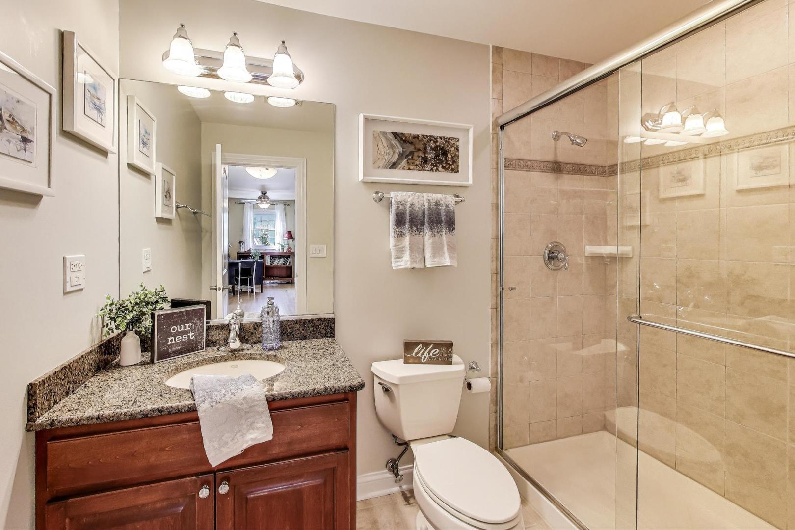 1518 N Patton Avenue, Arlington Heights, IL 60004