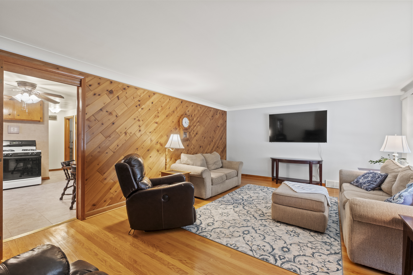 5205 S Hamlin Avenue, Chicago, IL 60632