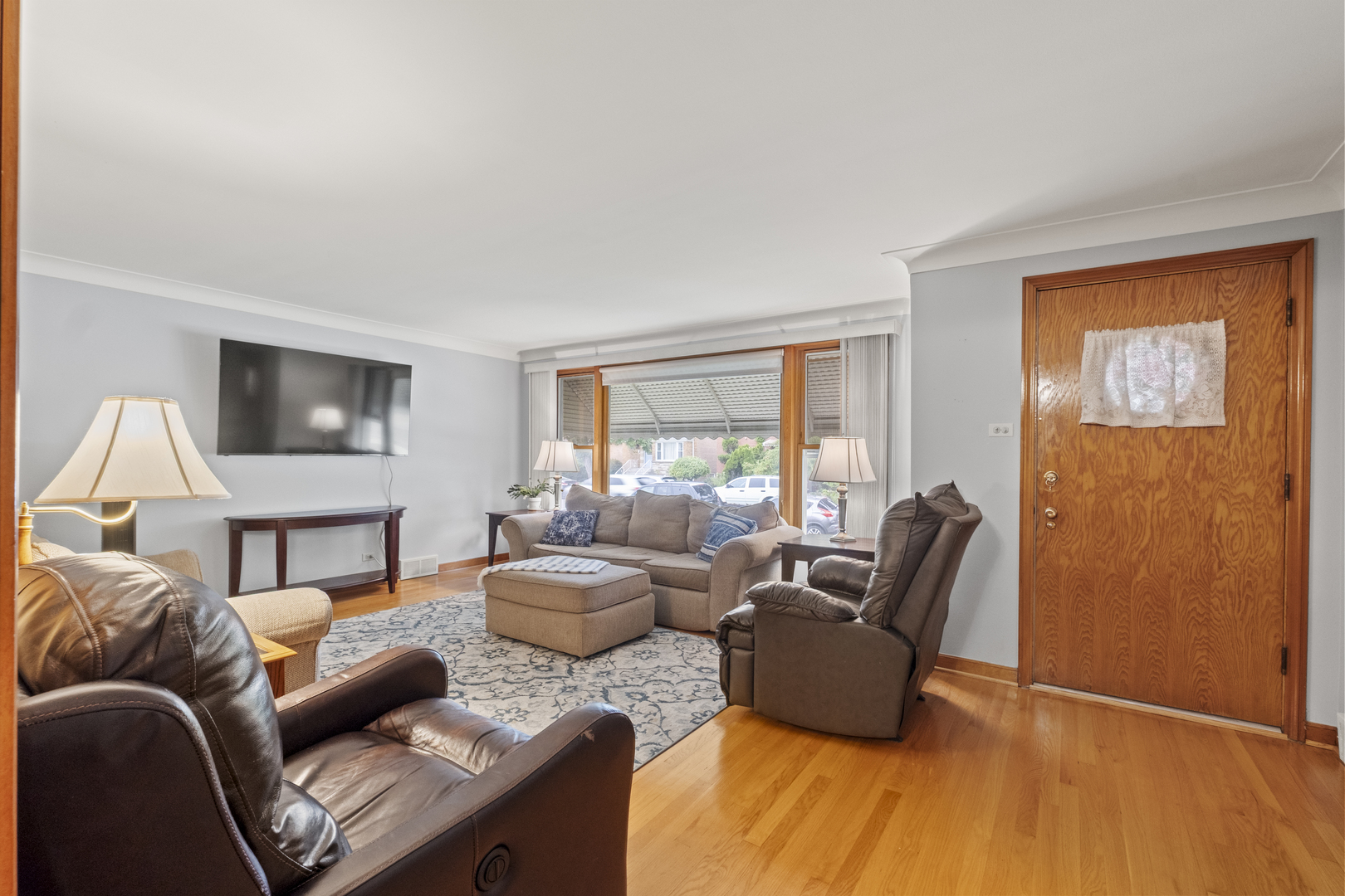 5205 S Hamlin Avenue, Chicago, IL 60632