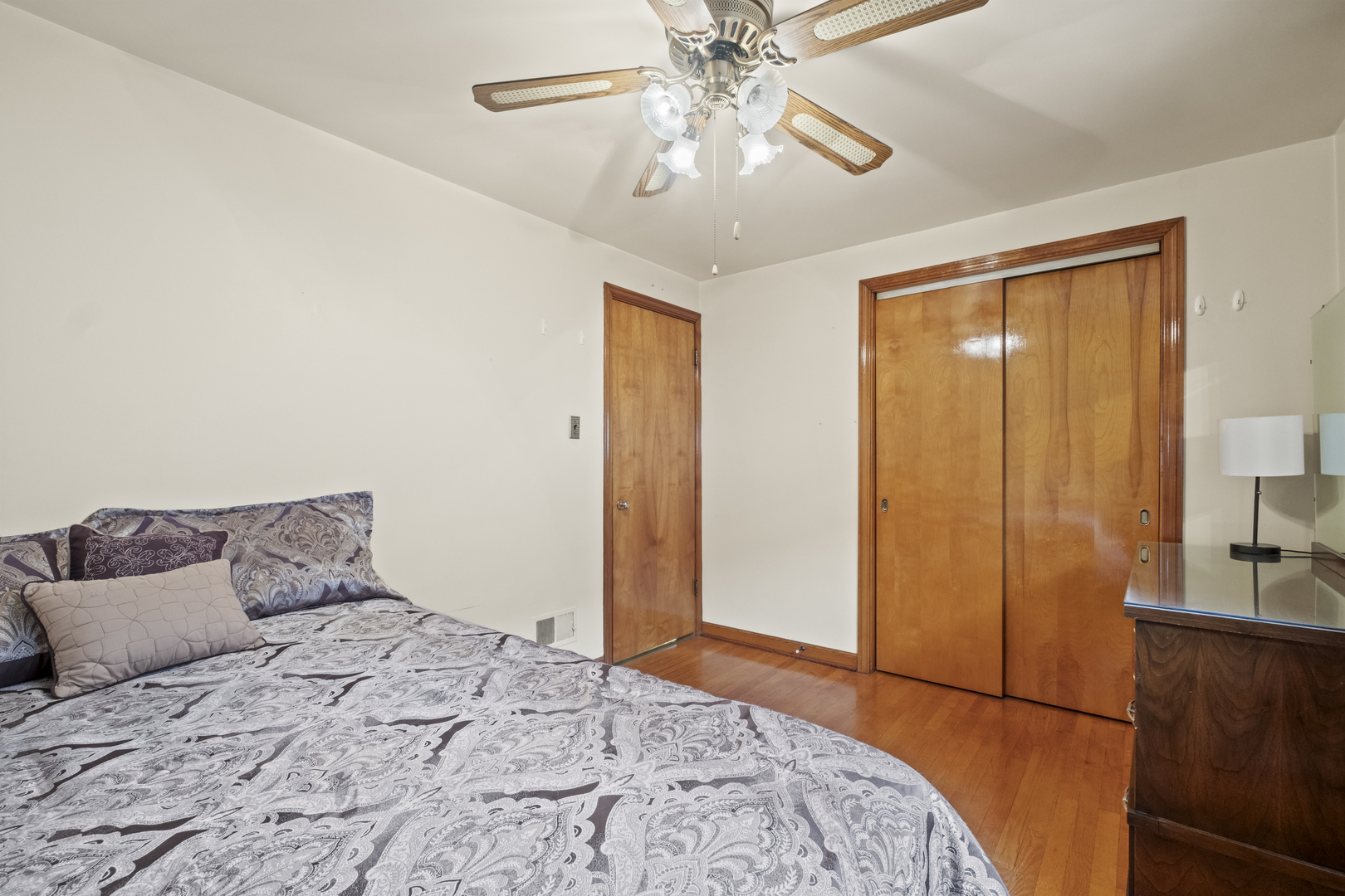 5205 S Hamlin Avenue, Chicago, IL 60632