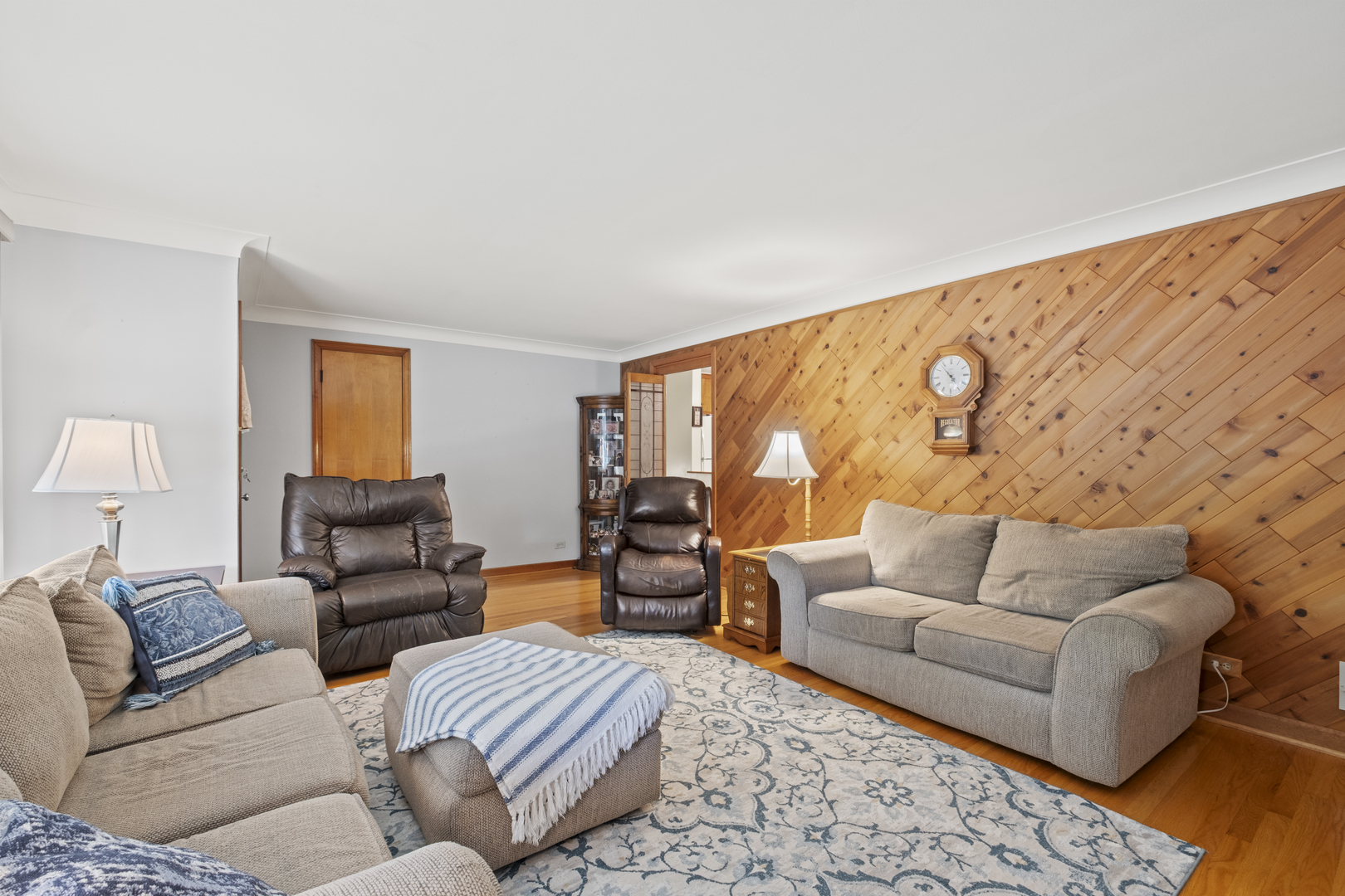 5205 S Hamlin Avenue, Chicago, IL 60632