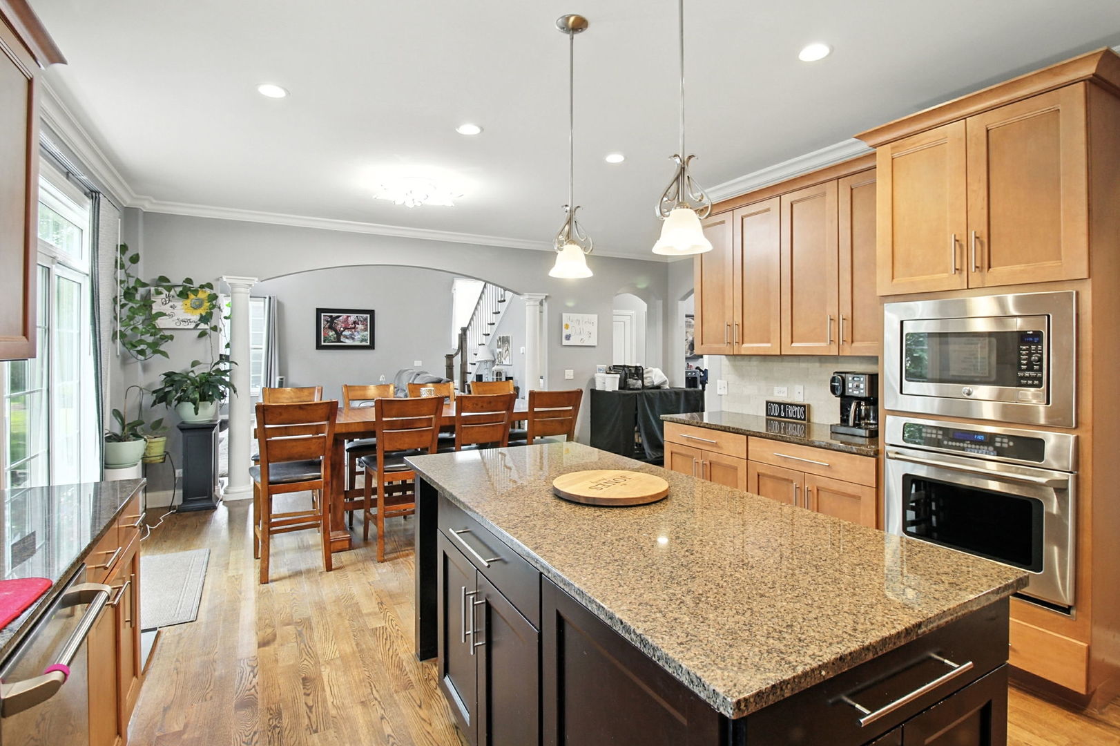 6613 Carl Court, Woodridge, IL 60517