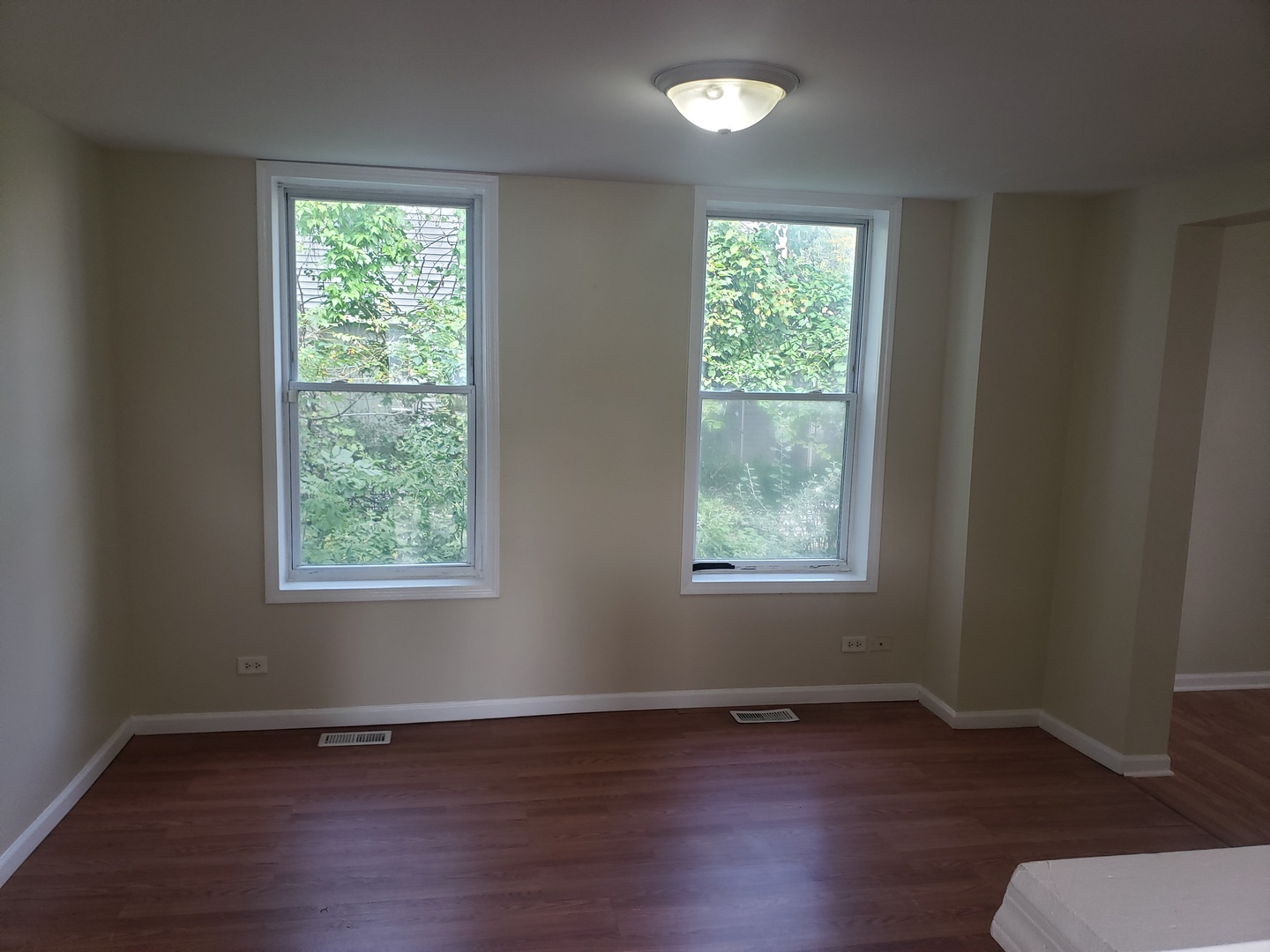 322 N County Street #FRONT, Waukegan, IL 60085