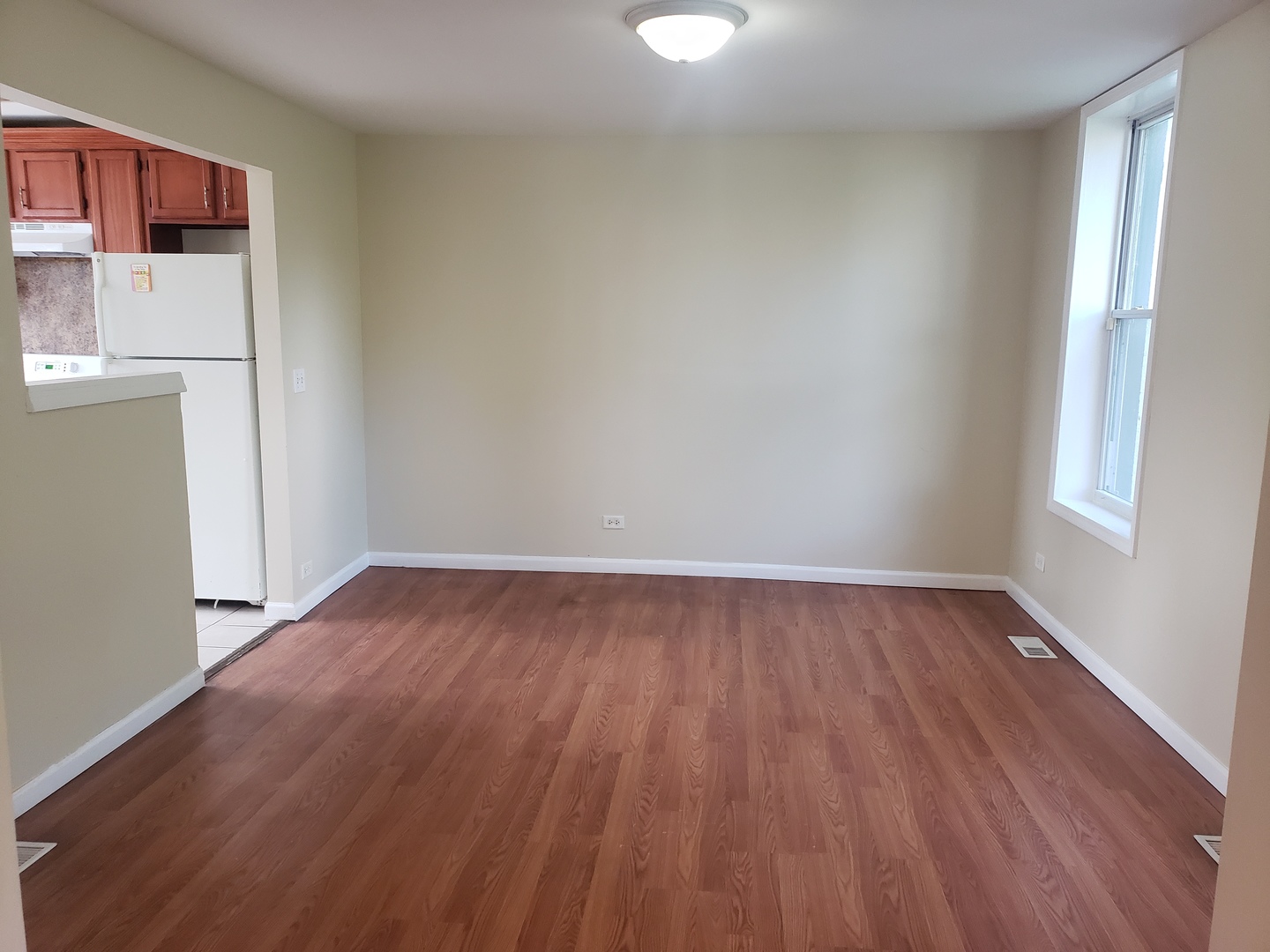 322 N County Street #FRONT, Waukegan, IL 60085