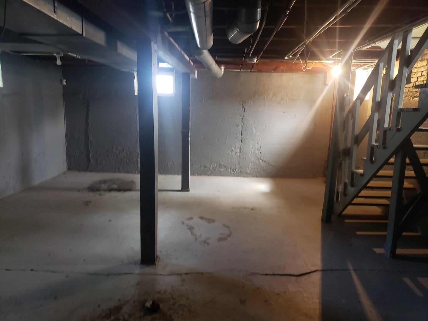 322 N County Street #FRONT, Waukegan, IL 60085