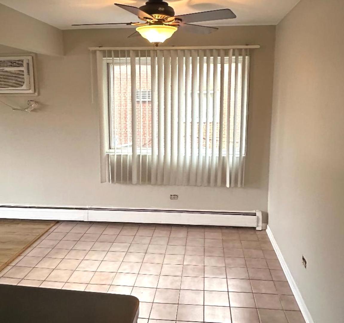 8241 W 79 Street #1E, Justice, IL 60458