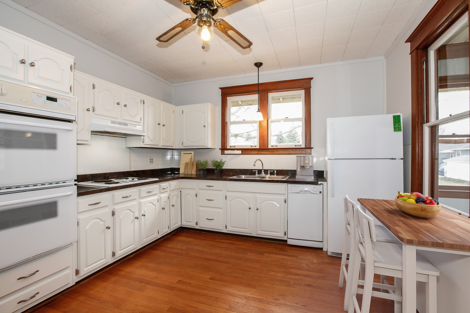 117 W Naperville Road, Westmont, IL 60559