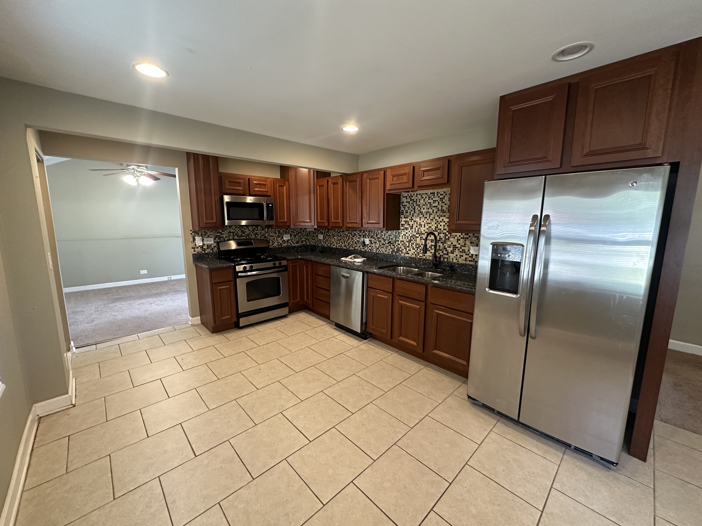 3 E Oltendorf Road, Streamwood, IL 60107