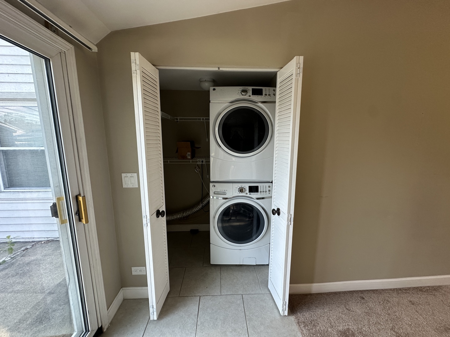 3 E Oltendorf Road, Streamwood, IL 60107