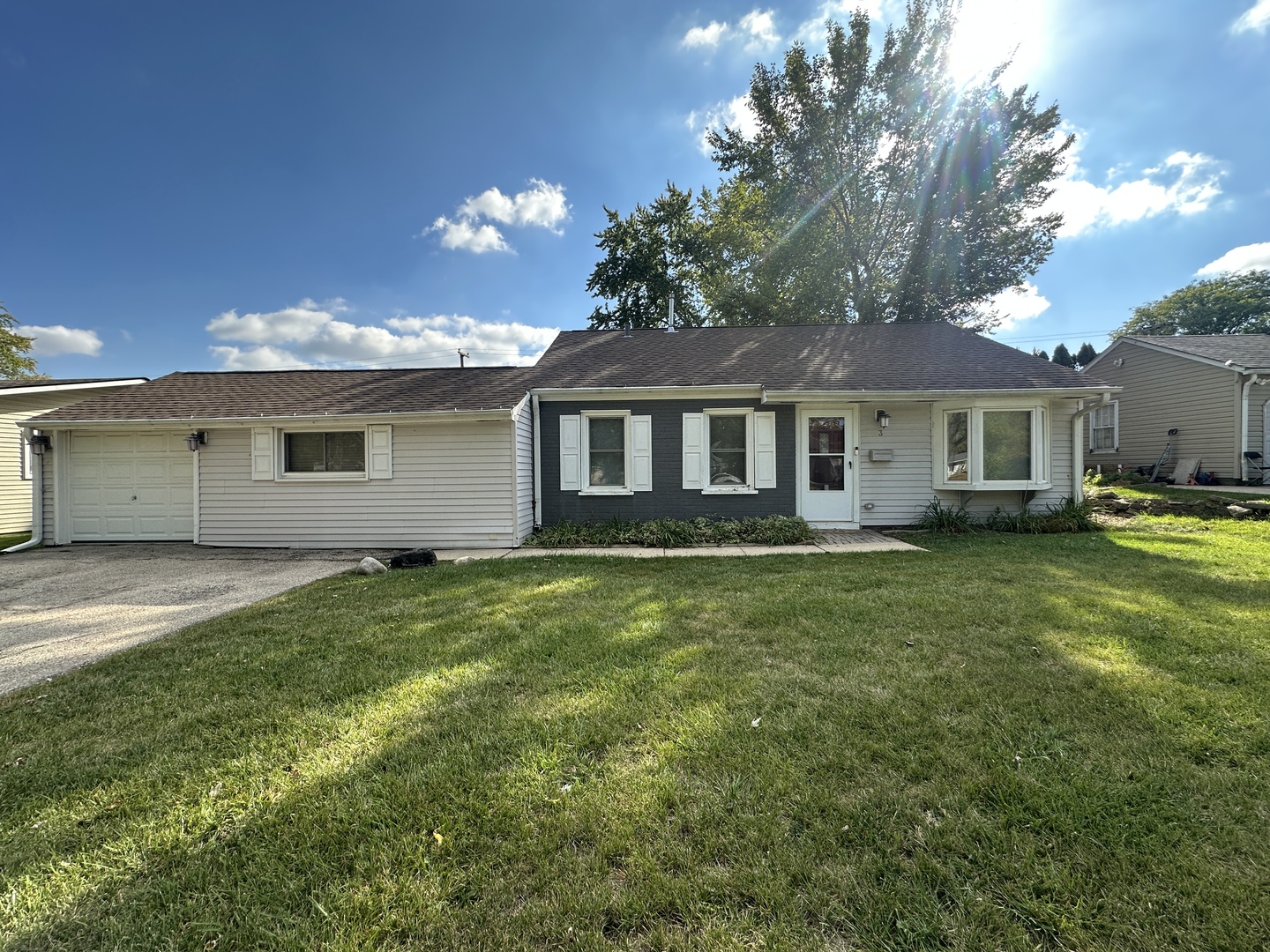 3 E Oltendorf Road, Streamwood, IL 60107